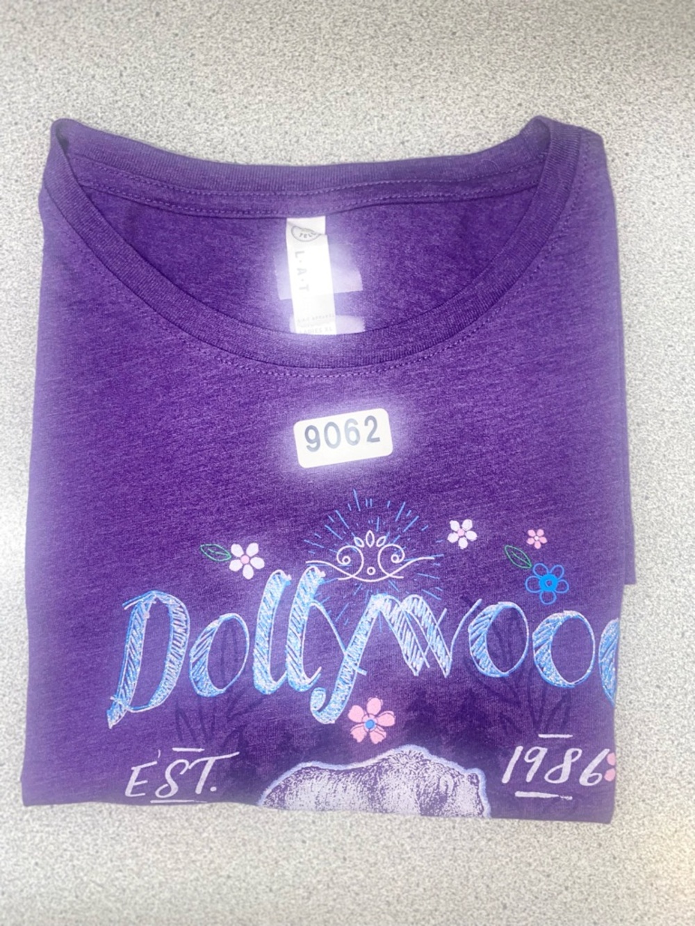 Dollywood Tennessee Purple Graphic Tee NWOT - 9062 - Picture 14 of 14
